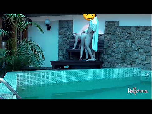 ❤️ Šéf pozve slúžku k bazénu, ale neodolala horúcemu ❤️  Sex na nás sk.hentaibar-com.ru ❤