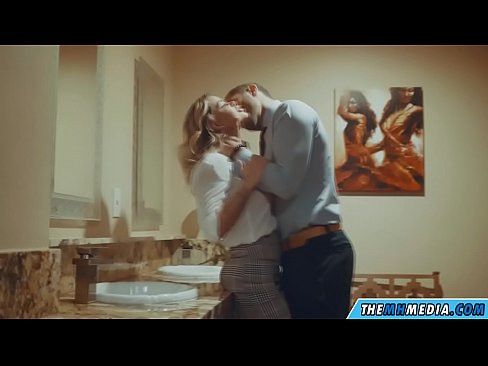 ❤️ Keď vás prsnatá blondínka zvádza na verejných toaletách ❤️  Sex na nás sk.hentaibar-com.ru ❤